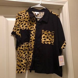 Lularoe Amy leopard top size medium